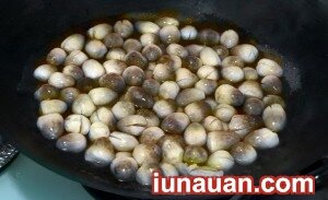 Ảnh minh họa 4 - Cách làm món nấm rơm xào thịt siêu ngon, siêu dễ giúp chàng khỏe hơn !