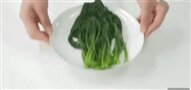 Chia sẻ mẹo luộc rau bằng lò vi sóng mà vẫn giữ được lượng chất dinh dưỡng có trong rau!