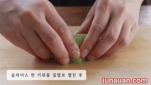 Ảnh minh họa 10 - Cách bổ quả kiwi siêu nghệ thuật trong vòng một nốt nhạc !