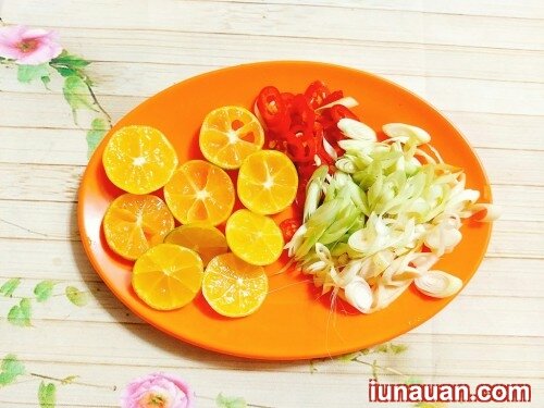 Ảnh minh họa 3 - Ngon không cưỡng nổi với món thịt ba chỉ lắc sả ớt cực đơn giản !