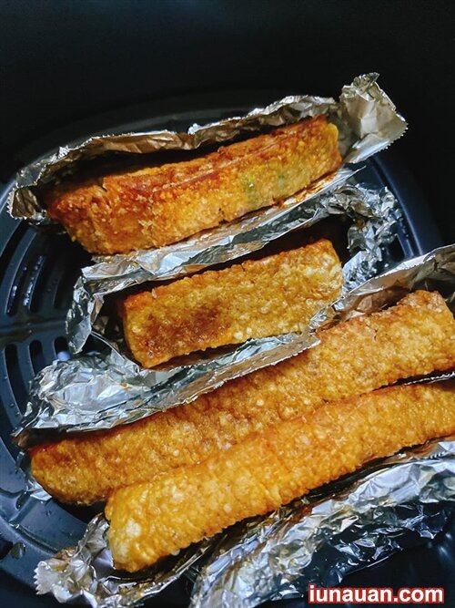 Ảnh minh họa 3 - Hướng dẫn cách làm thịt quay giòn bì nổ giòn tan bằng nồi chiên không dầu !