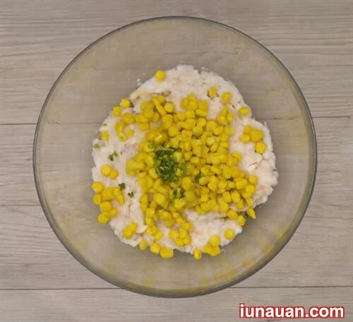 Ảnh minh họa 3 - Cách làm món chả tôm cuộn rong biển thơm ngon bất ngờ !