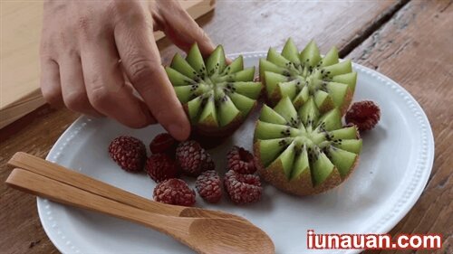 Ảnh minh họa 5 - Cách bổ quả kiwi siêu nghệ thuật trong vòng một nốt nhạc !