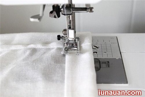 Ảnh minh họa 7 - Hô biến chiếc áo sơ mi cũ thành áo crop top xinh xắn, đáng iu !