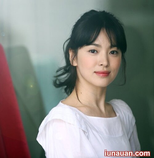 Ảnh minh họa 11 - Những kiểu tóc đẹp của mỹ nhân vạn người mê Song Hye Kyo