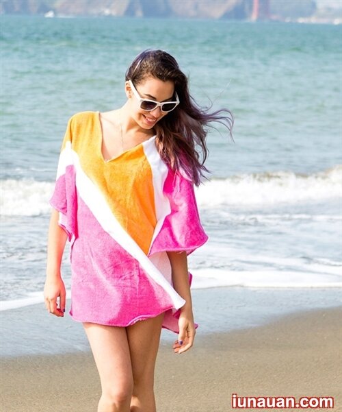 Ảnh minh họa 1 - Hô biến khăn tắm thành áo đi biển vô cùng ấn tượng !