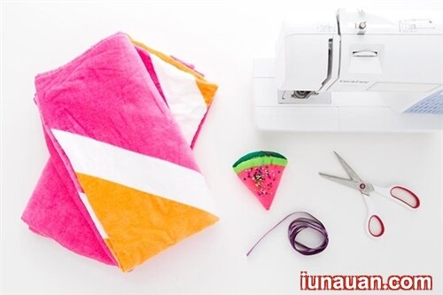 Ảnh minh họa 2 - Hô biến khăn tắm thành áo đi biển vô cùng ấn tượng !