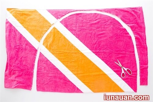 Ảnh minh họa 4 - Hô biến khăn tắm thành áo đi biển vô cùng ấn tượng !