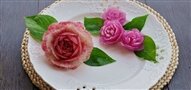 Khéo tay tỉa củ cải thành bông hoa hồng siêu xinh !