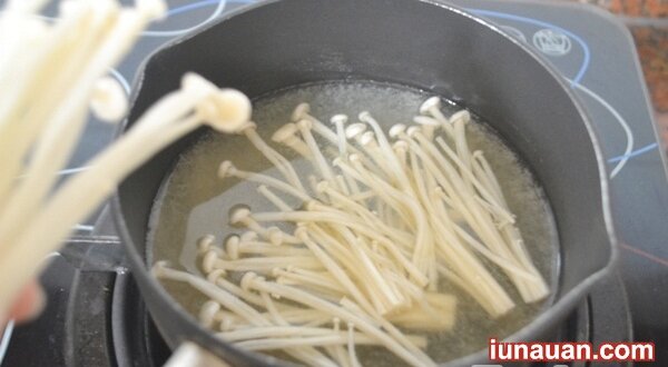Ảnh minh họa 6 - Nhẹ nhàng thanh mát với món soup miso nấm kim châm cho ngày hanh khô !