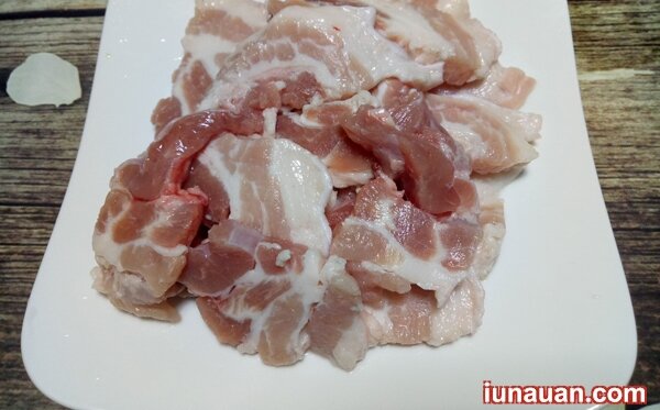 Ảnh minh họa 3 - Thơm nức mũi với cách làm món thịt rim húng lủi đơn giản mà ngon bất ngờ !