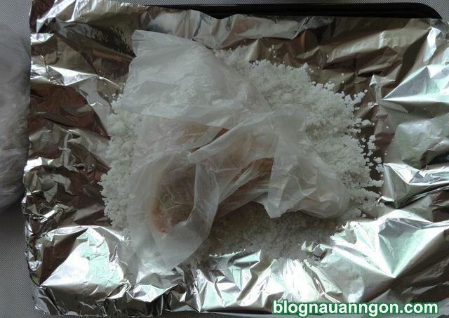 Ảnh minh họa 6 - Thử làm ngay món gà nướng muối ngon mê mẩn!